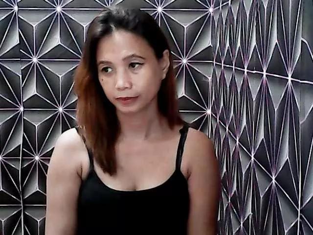 esmie on BongaCams 