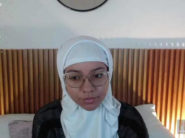 malak-15 on BongaCams 